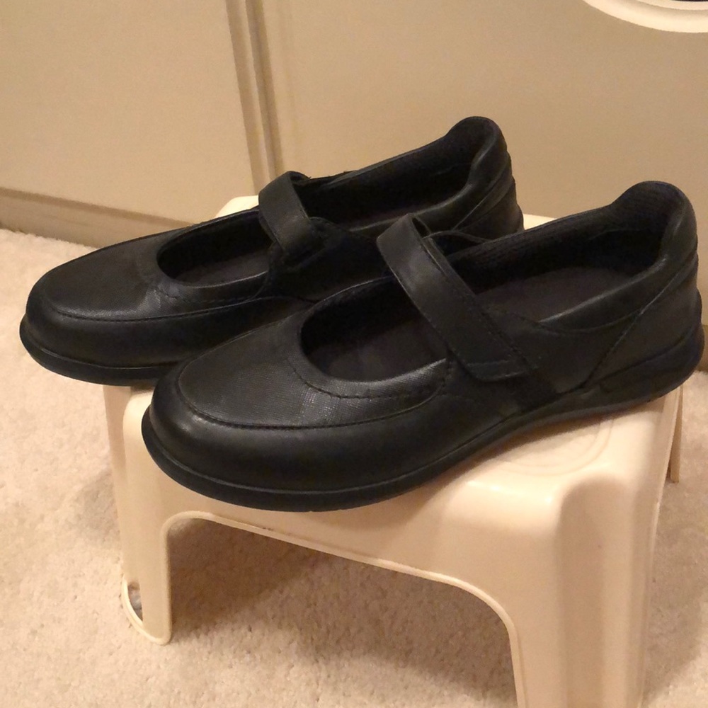 Aravon by New Balance shoes